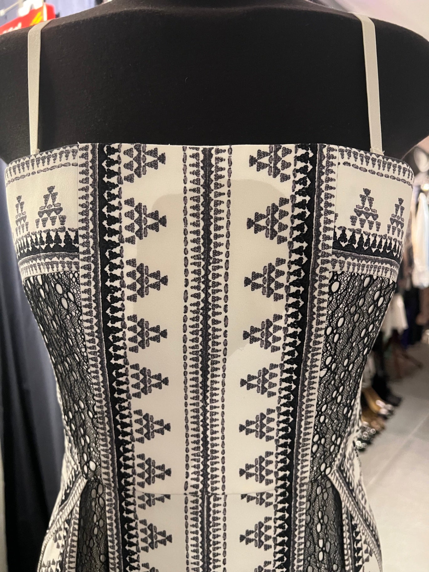 Schulterfreies Abendkleid in Gr. 36/38