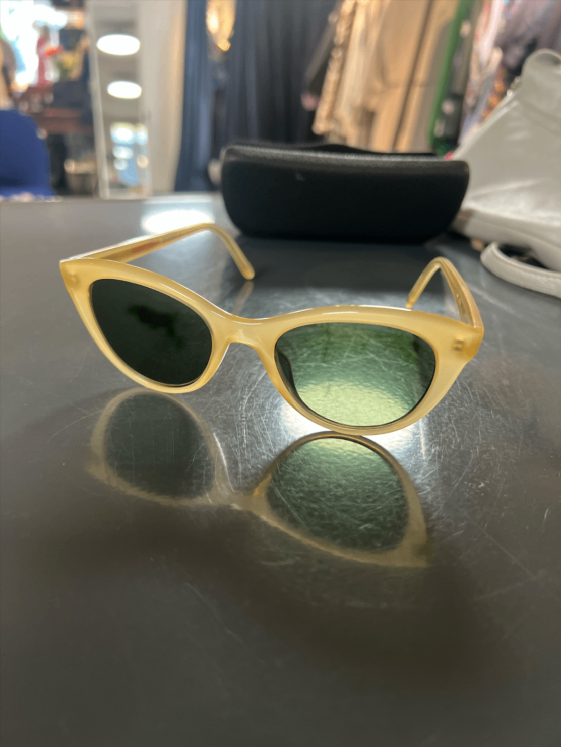 Garrett Leight x Clare V. Sonnenbrille