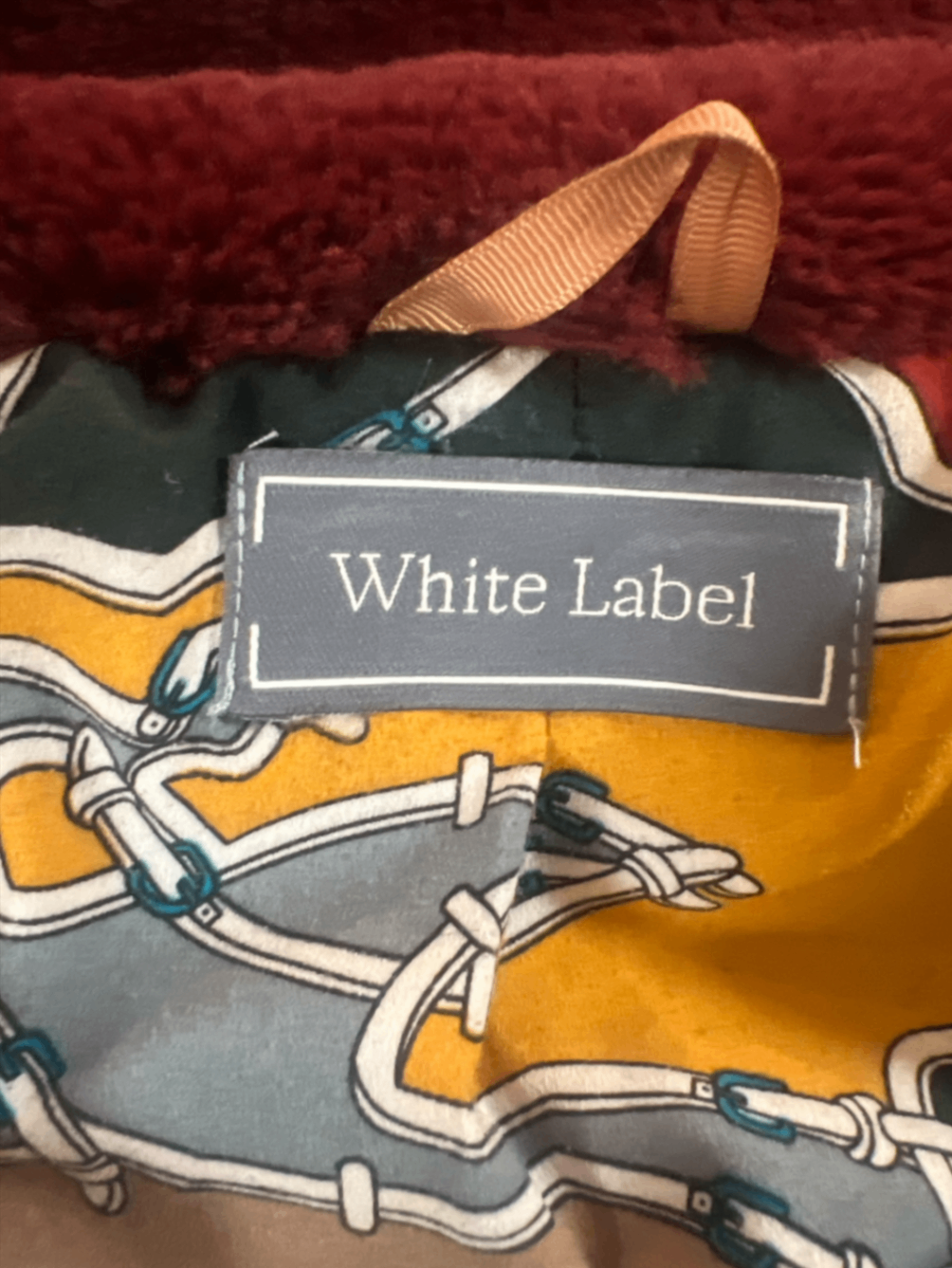 White Label Teddy Mantel