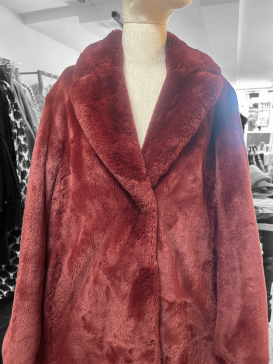 White Label Teddy Mantel