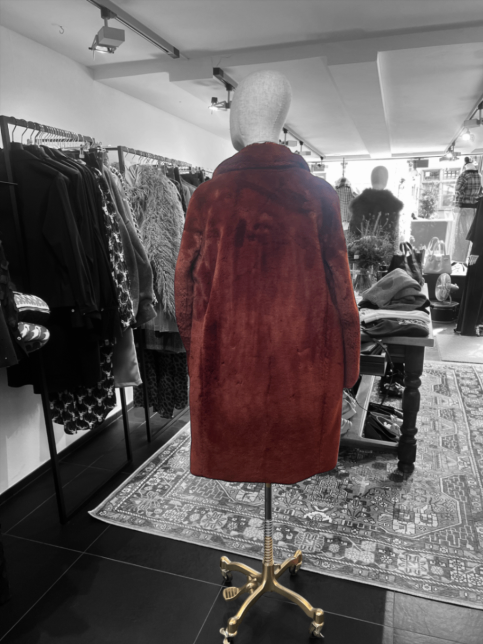 White Label Teddy Mantel