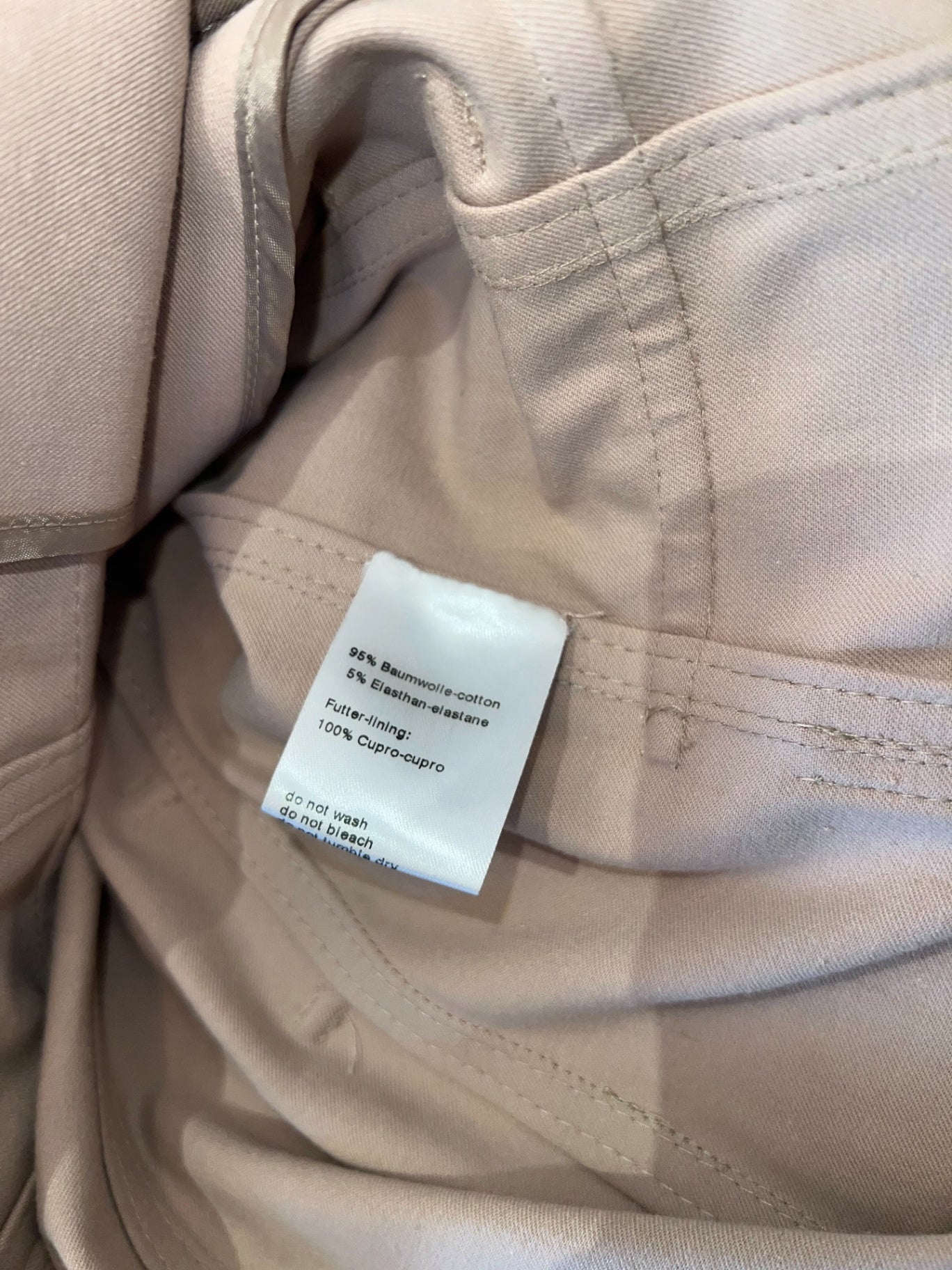 Pre-Loved Akris Punto Kurzarm-Jacke mit Gürtel