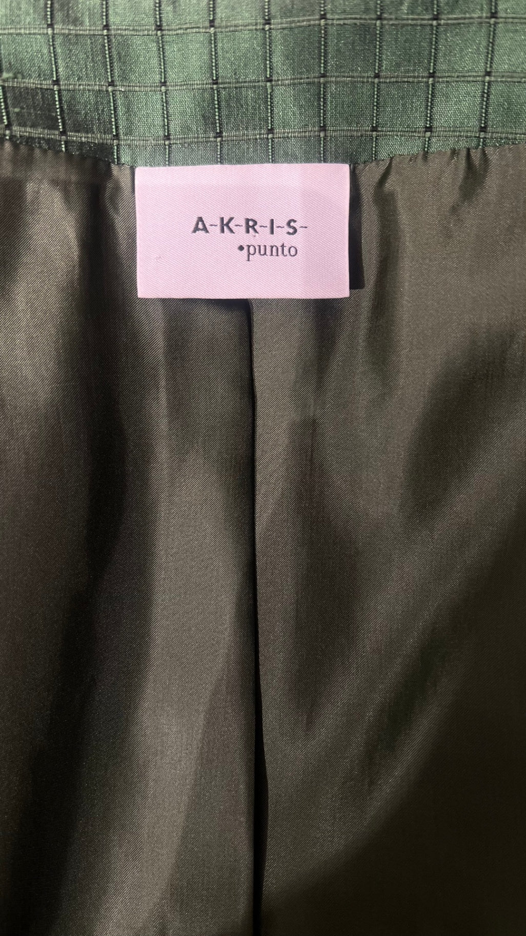 Pre-Loved AKRIS Punto Seidenjacke