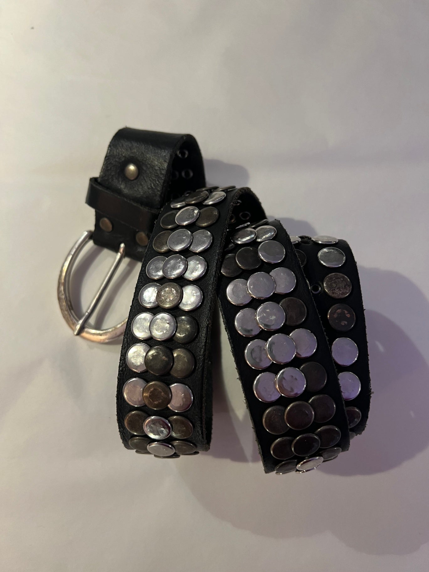 Pre-Loved Nietengürtel