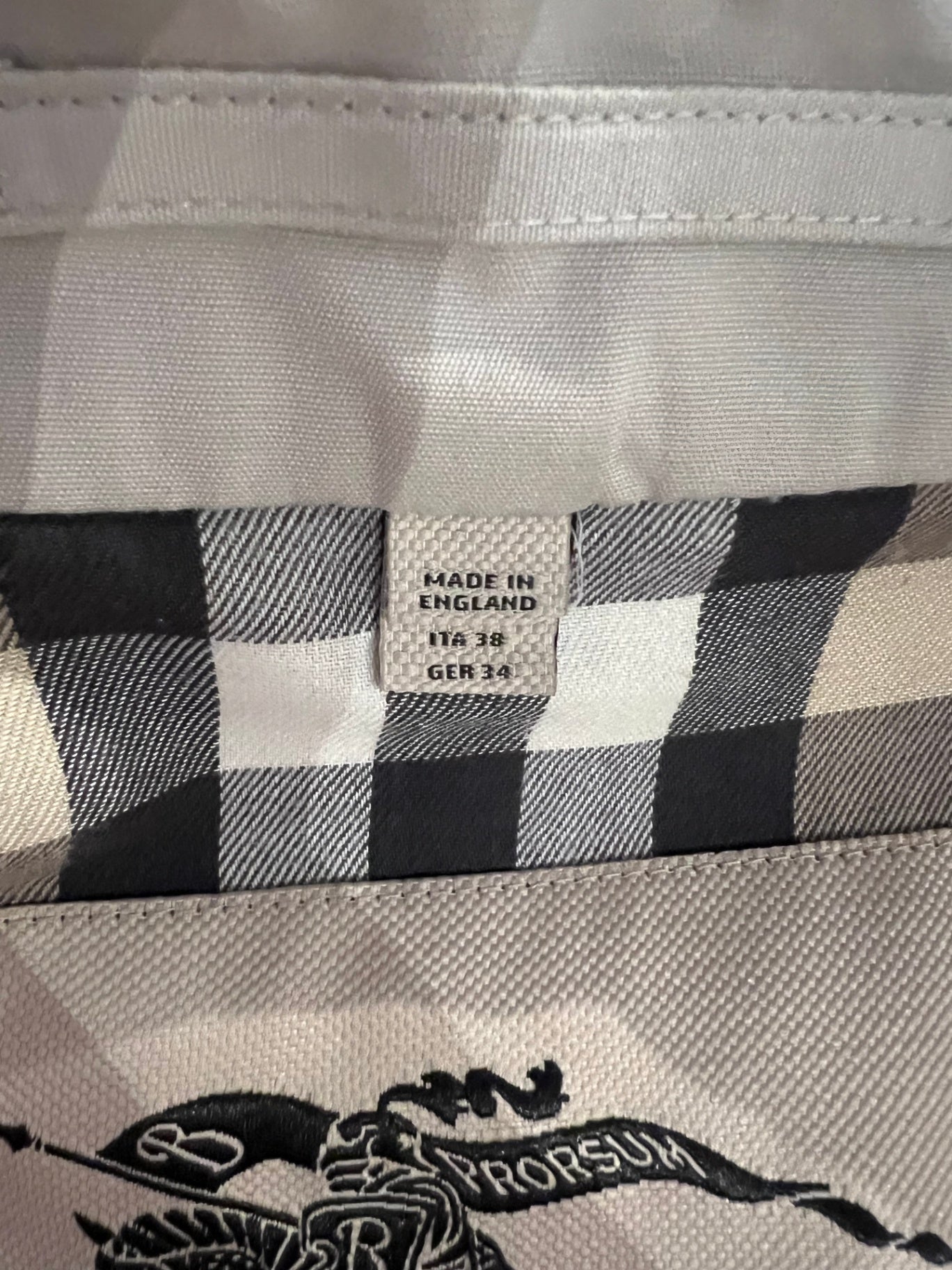 Burberry Short Chelsea Heritage Trench