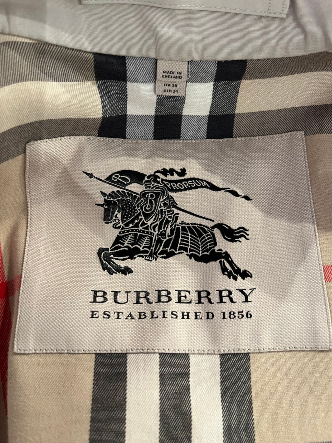 Burberry Short Chelsea Heritage Trench
