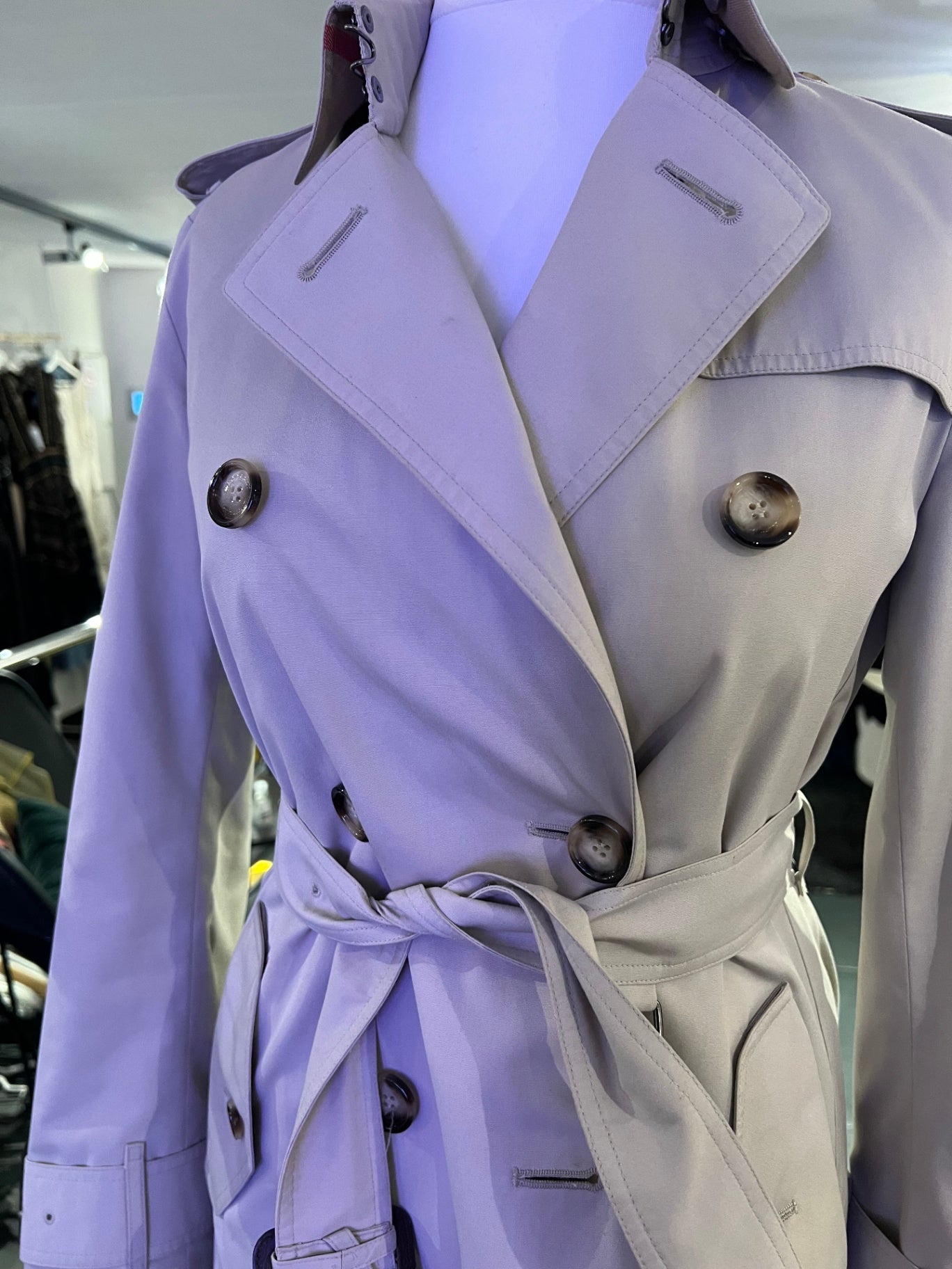Burberry Short Chelsea Heritage Trench