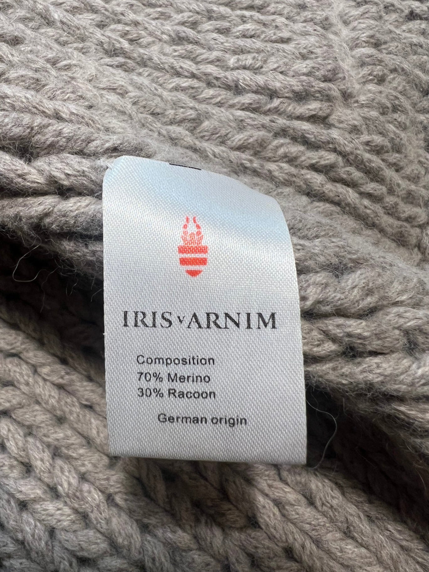 Iris v. Arnim Strickjacke mit Knebelknöpfen