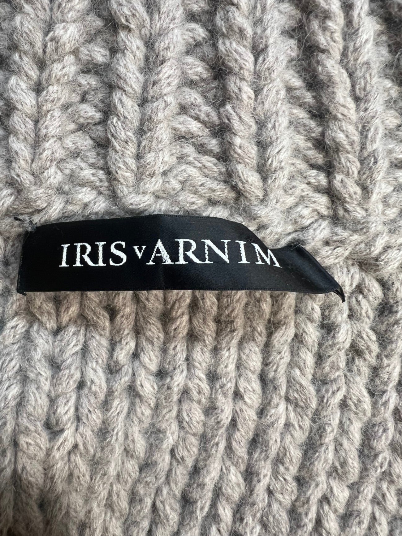 Iris v. Arnim Strickjacke mit Knebelknöpfen