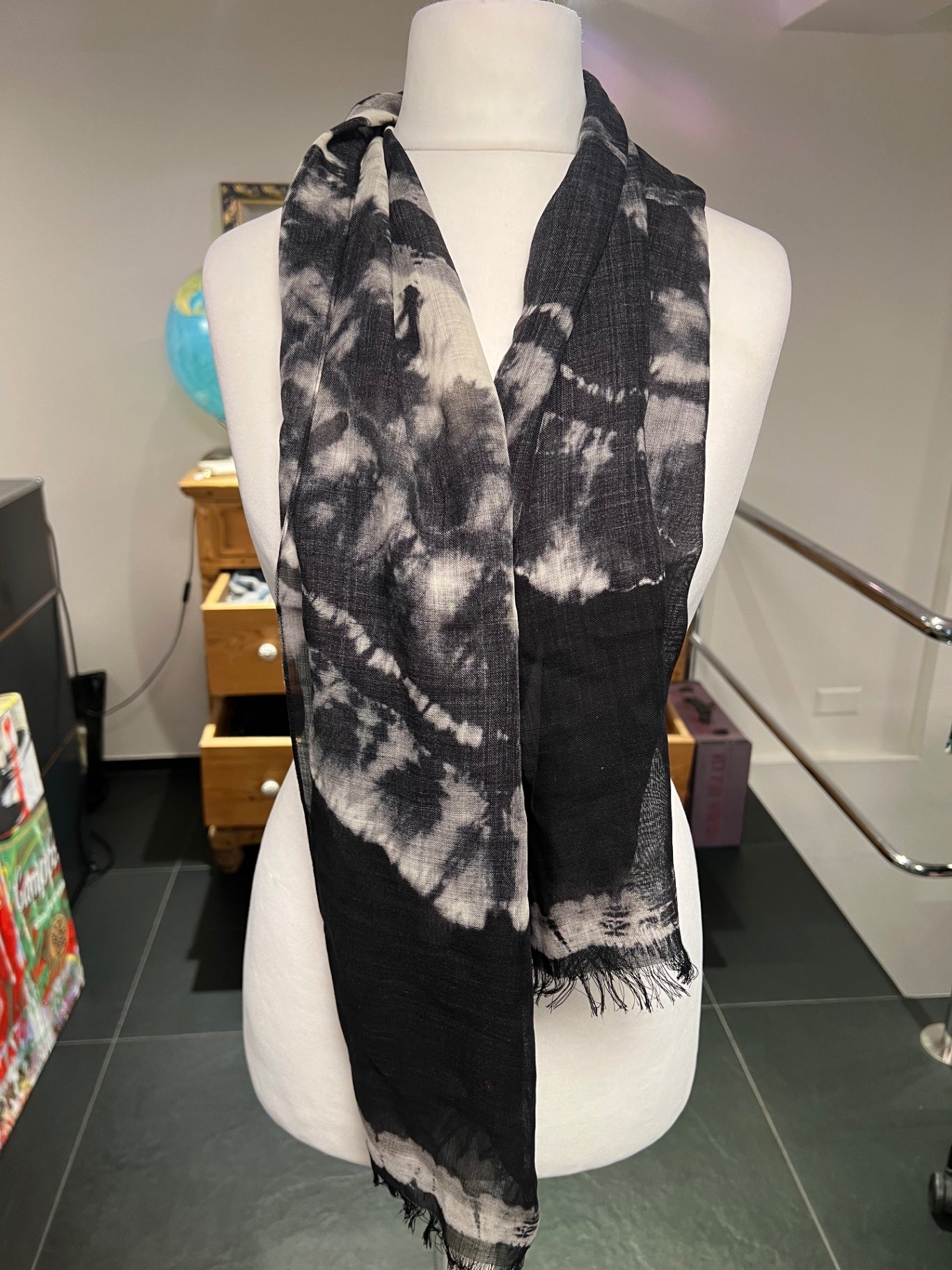 Pre-Loved Dries van Noten Schal mit Batikmuster