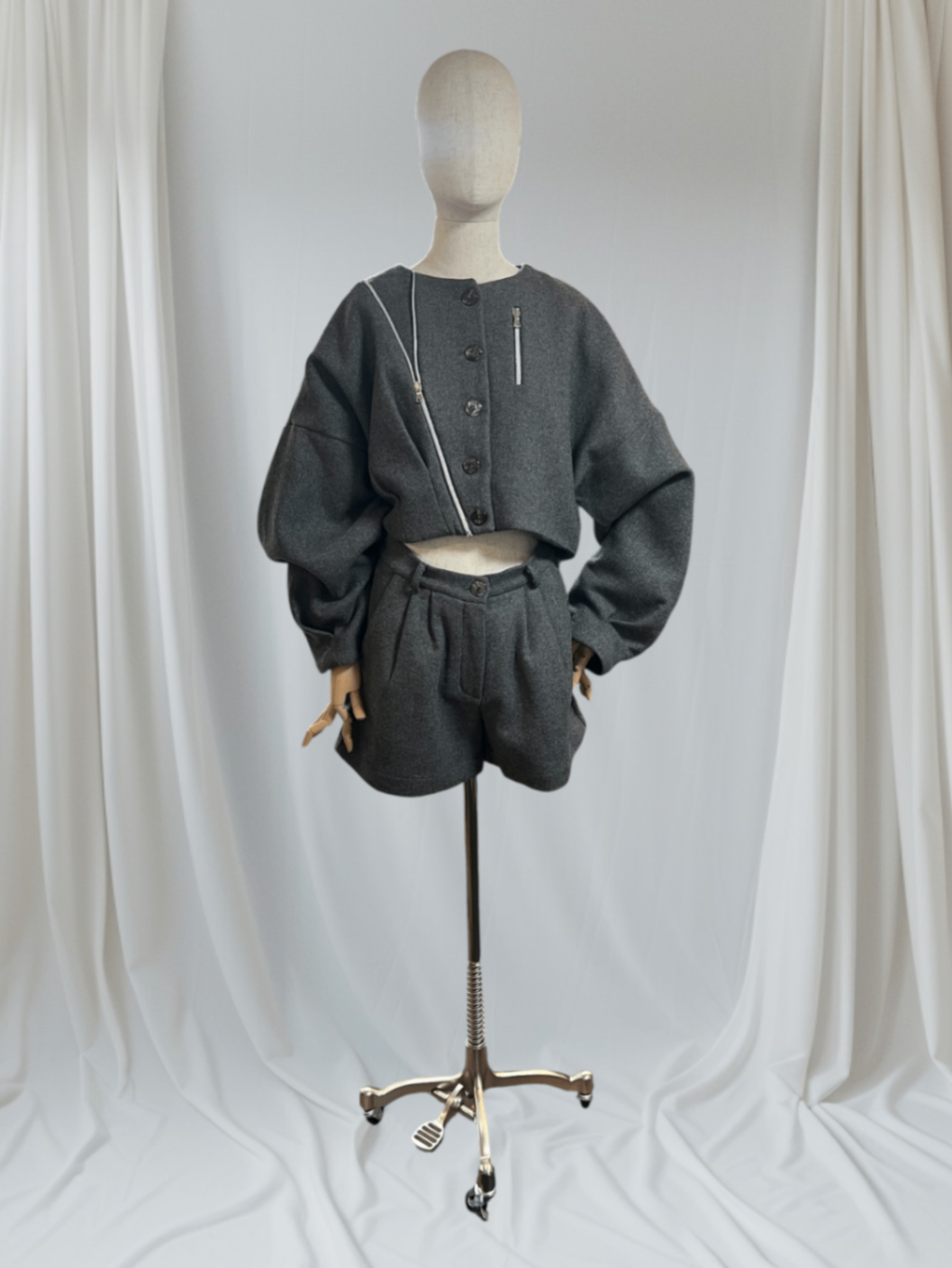 Giovanna Nicolai Mid-Waist Shorts