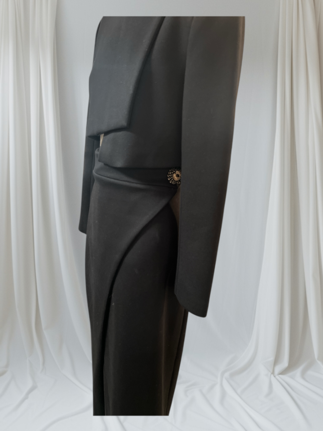 Giovanna Nicolai HW25 Cropped-Jacke asymmetrisch