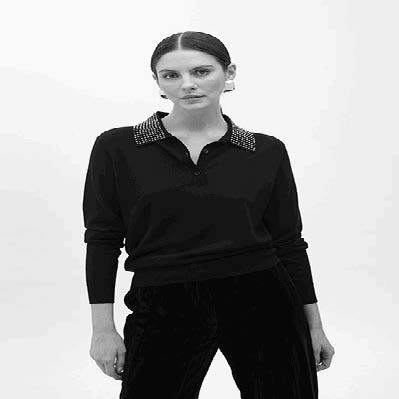 Lola Casademunt Sweater mit Strasskragen
