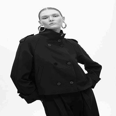 Lola Casademunt Maite HW25 Kurzjacke plissee