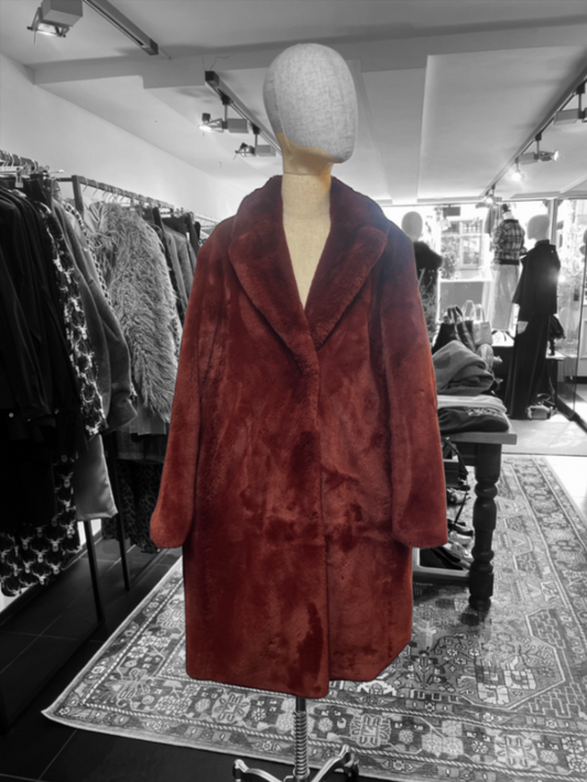 White Label Teddy Mantel
