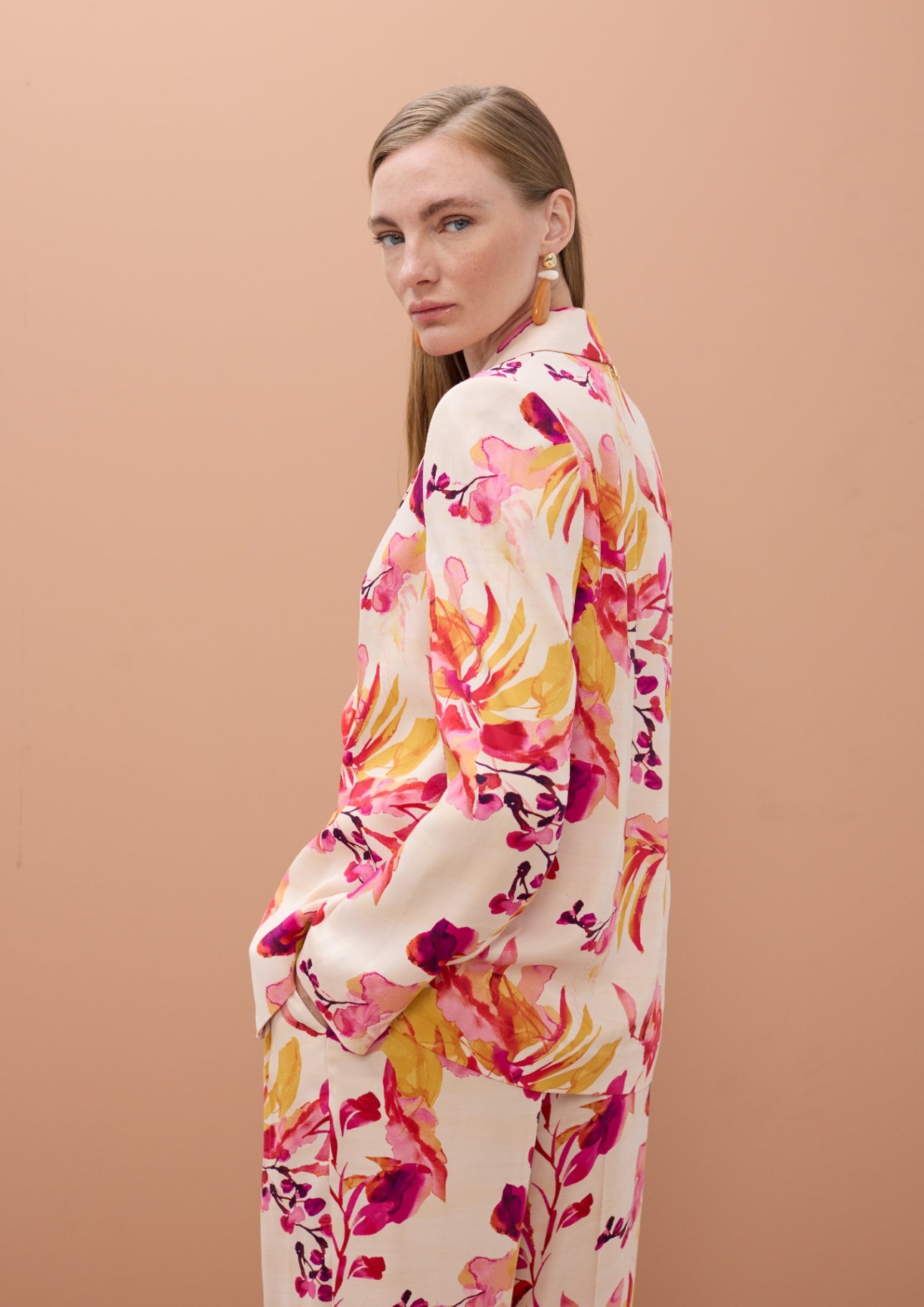 Lola Casademunt fliessender gerader Blazer mit Print - Pink-Mehrfarbig