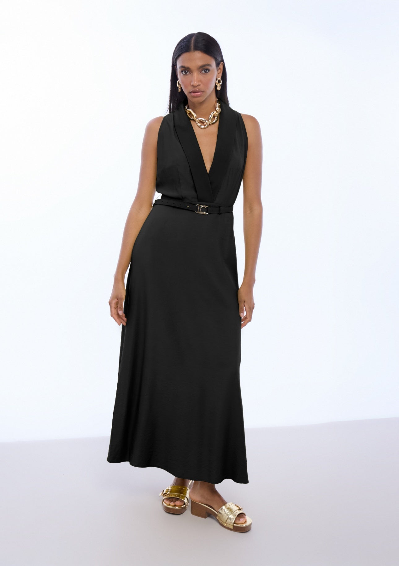 Lola Casademunt V-Ausschnitt-Kleid mit Schnallentaille - Schwarz