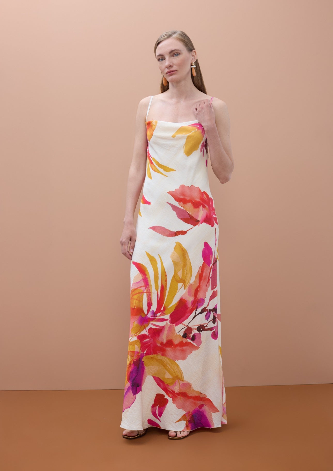 Lola Casademunt langes Slipdress mit floralem Print - Ecru-Mehrfarbig