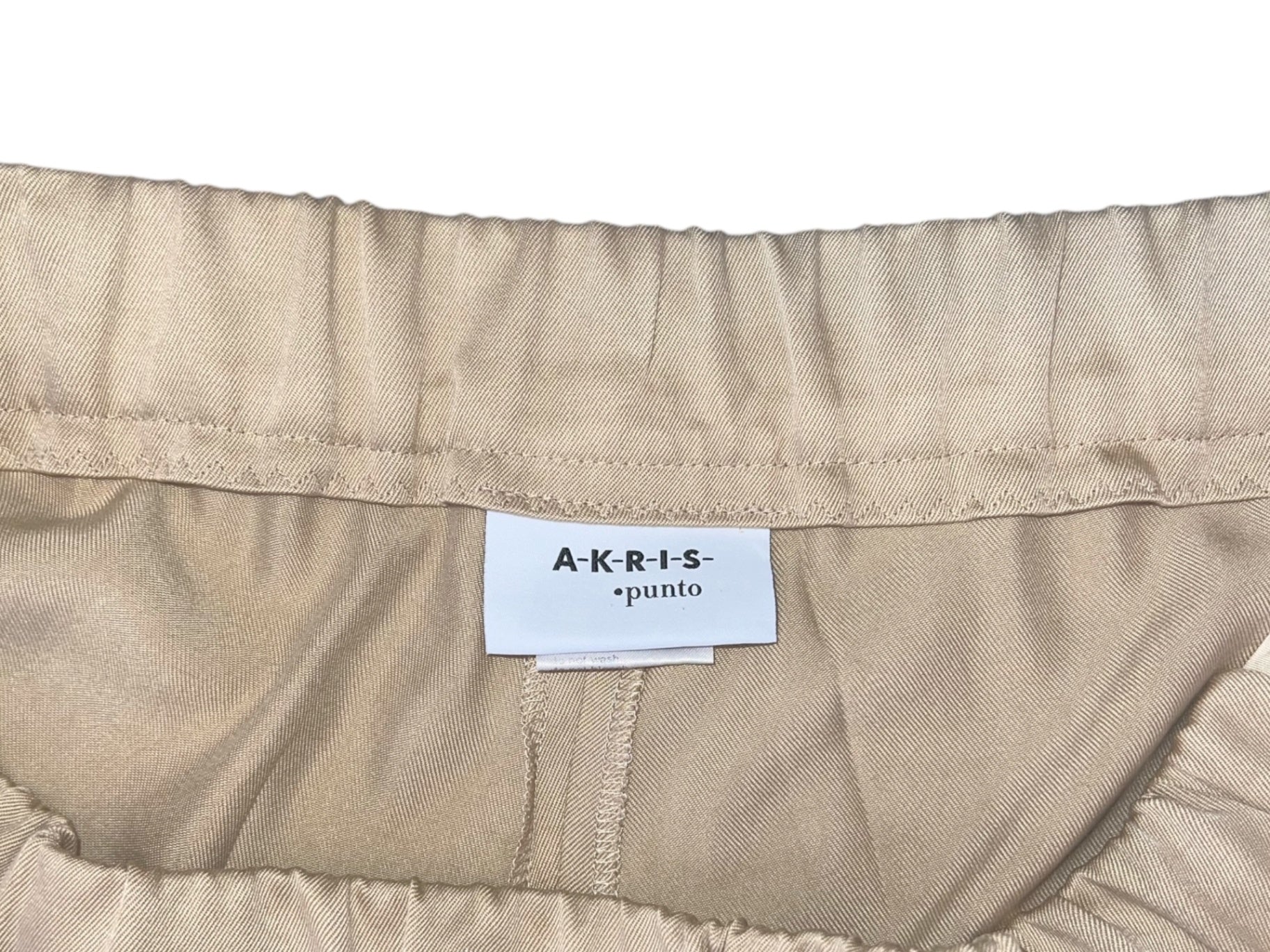 Pre-Loved AKRIS Punto Zweiteiler beige