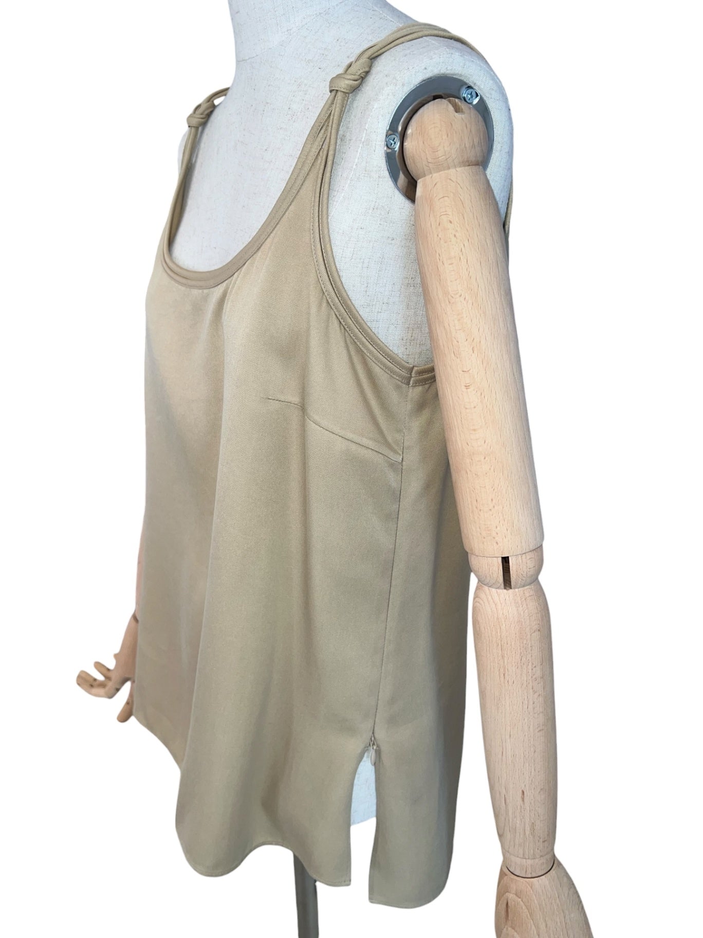Pre-Loved AKRIS Punto Zweiteiler beige