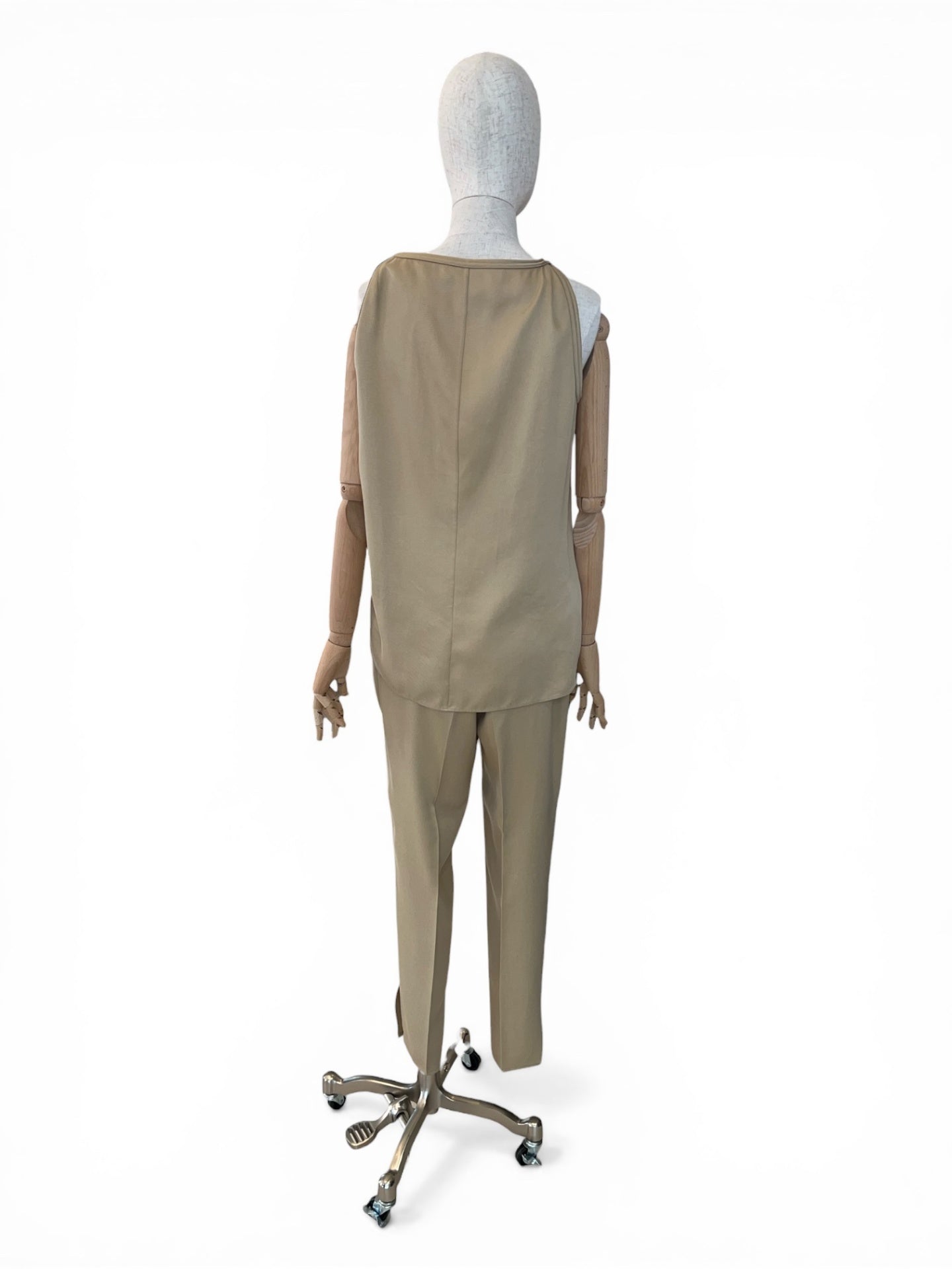 Pre-Loved AKRIS Punto Zweiteiler beige