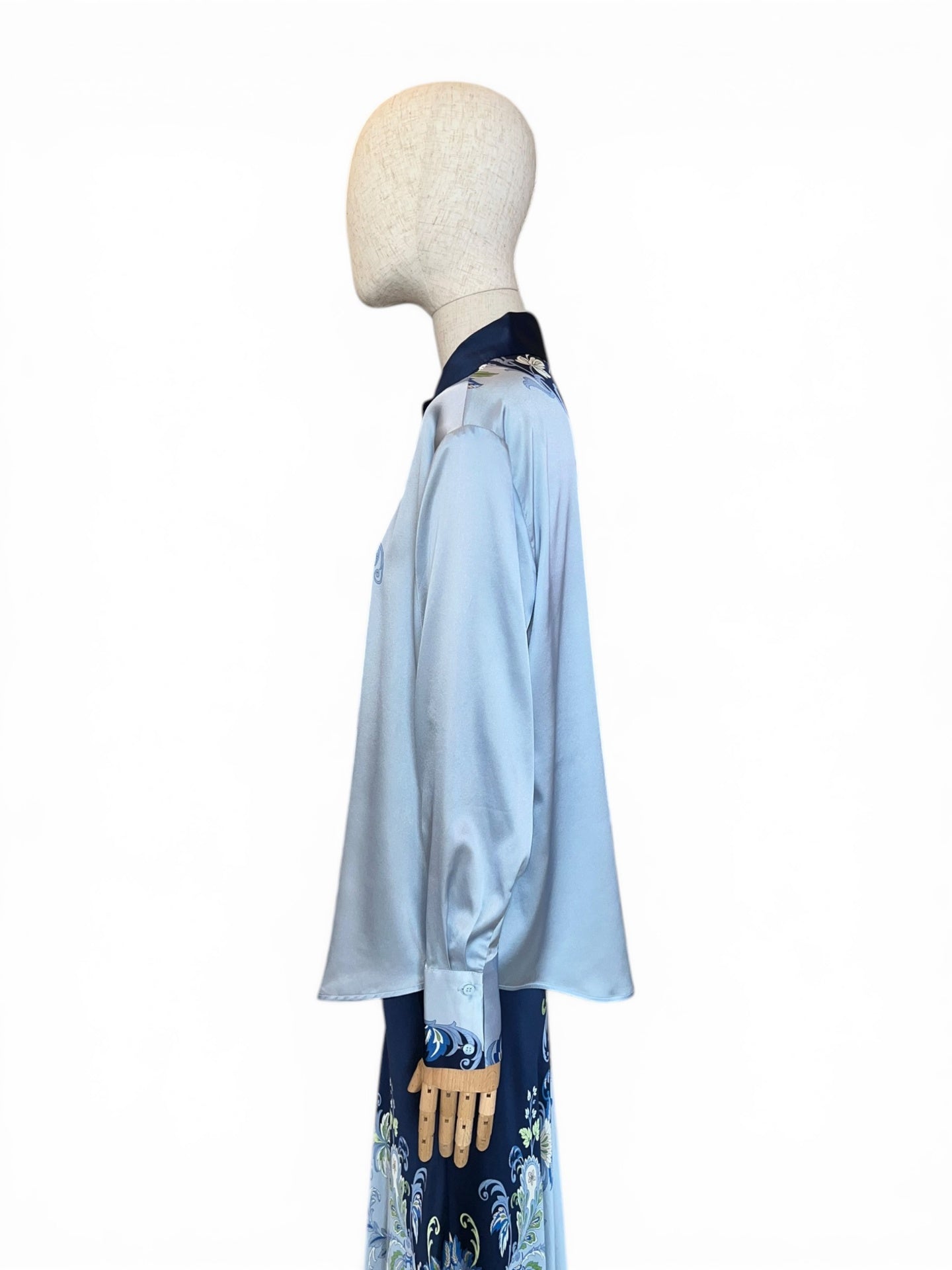 Charlotte Sparre Seidenbluse mit Muster blau/hellblau