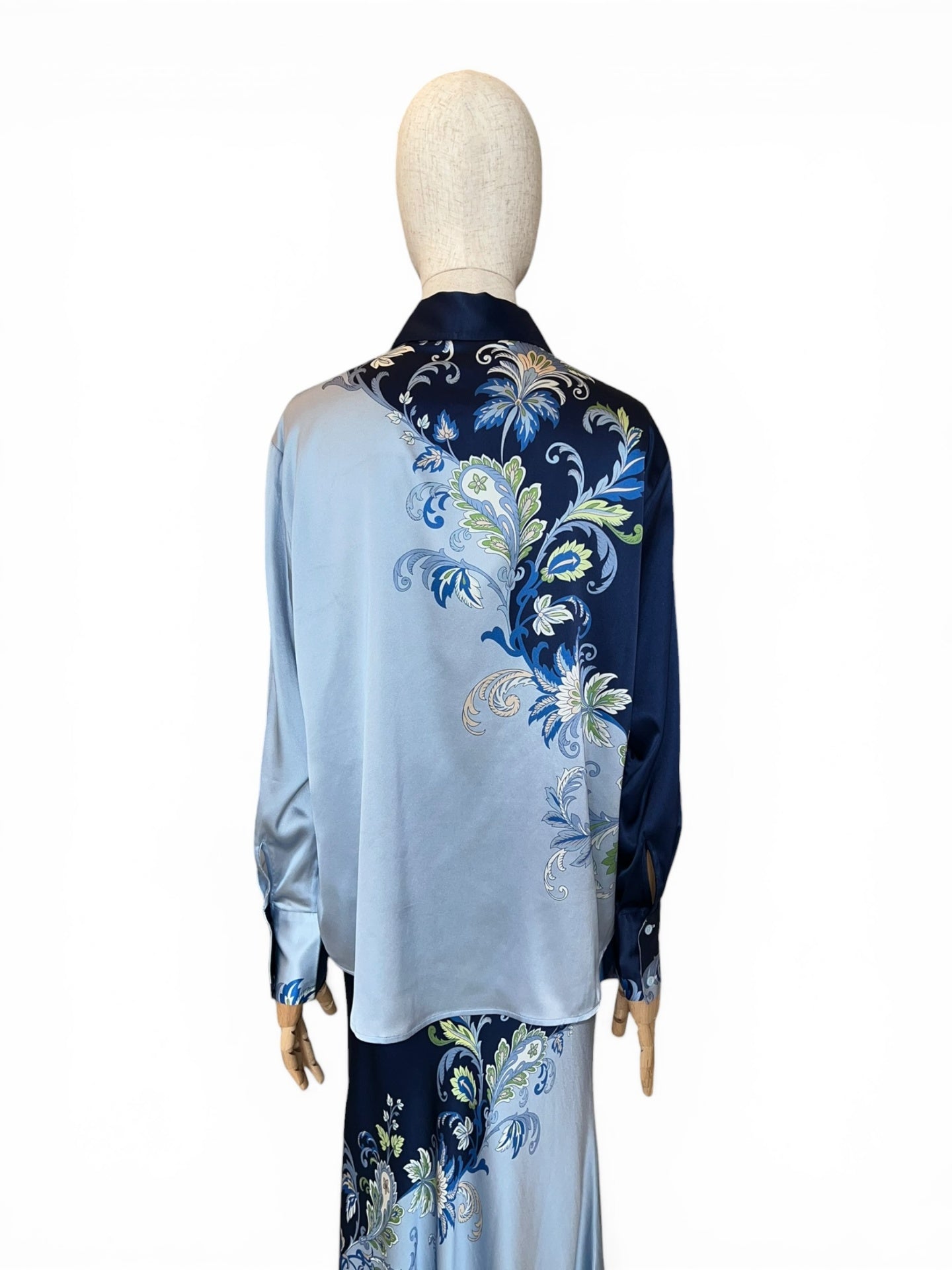 Charlotte Sparre Seidenbluse mit Muster blau/hellblau