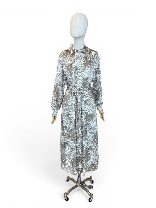 Charlotte Sparre Hemdblusenkleid in Beige mit Smockärmel