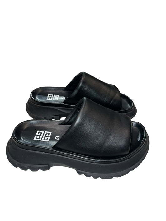 Pre-Loved Givenchy Slides MARSHMALLOW