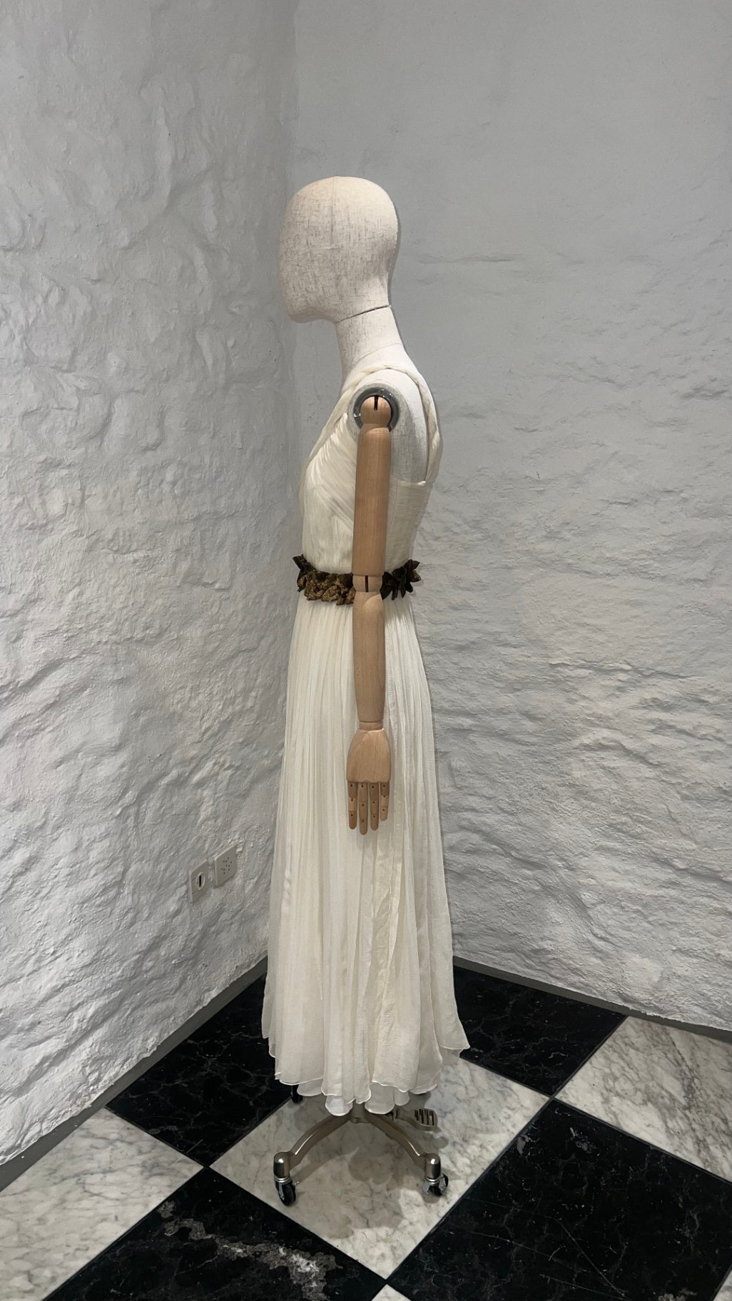 Pre-Loved Andrew Gn ONE-SHOULDER GRECIAN GOWN