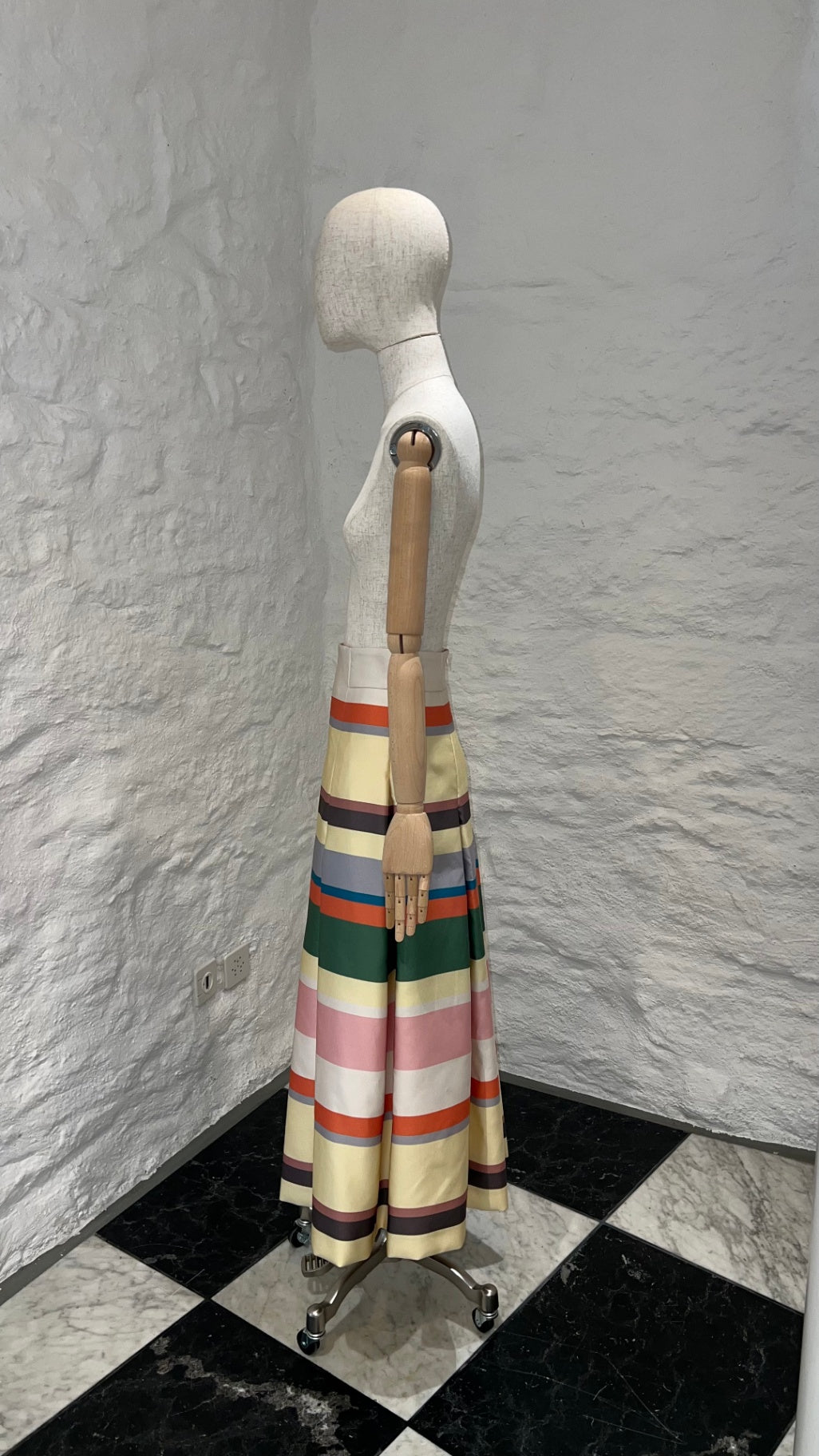 Pre-Loved AKRIS Punto PLEATED STRIPED SKIRT