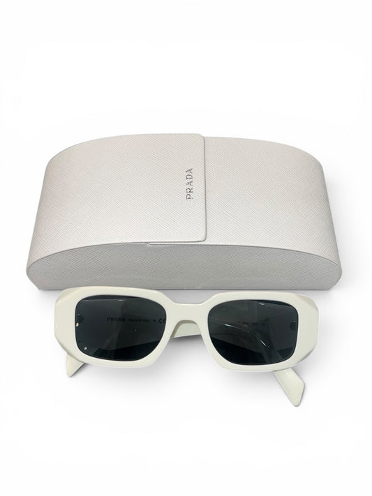 Pre-Loved Prada SYMBOLE Sonnenbrille in Talc White