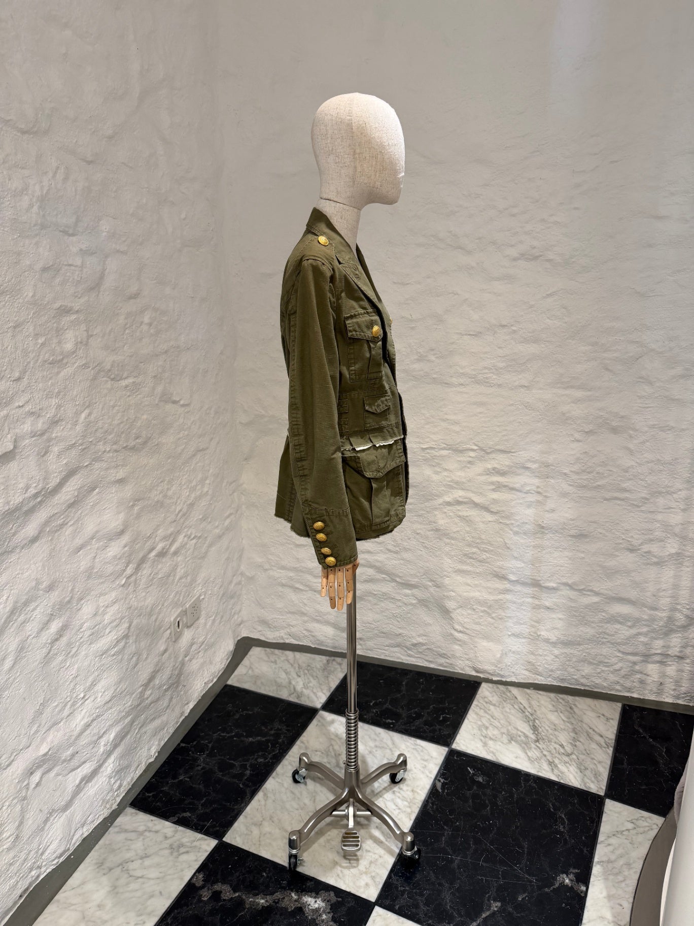 Pre-Loved DSQUARED2 Jacke mit Goldknöpfen