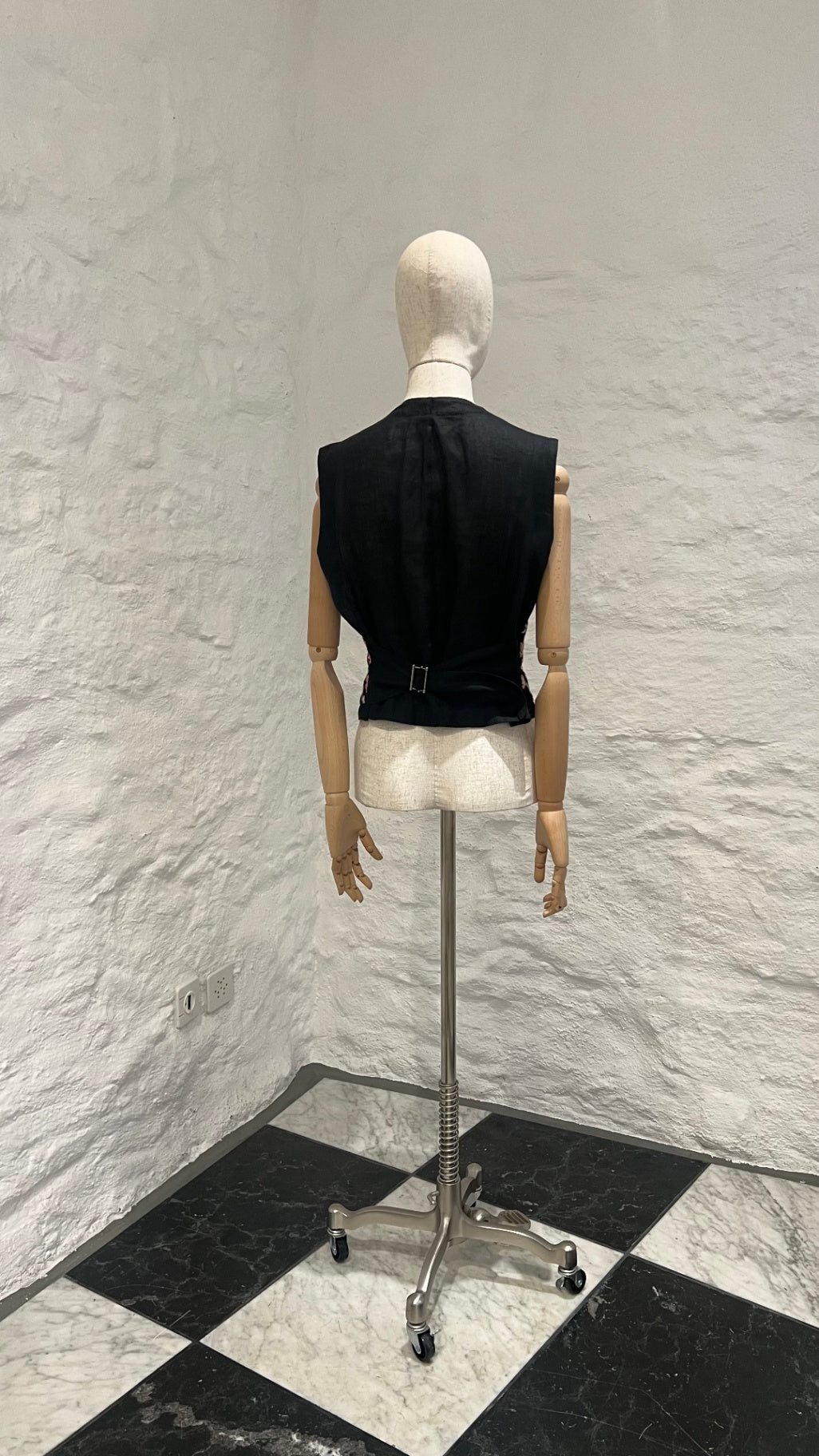 Pre-Loved Manuela Walter Gilet mit floraler Stickerei