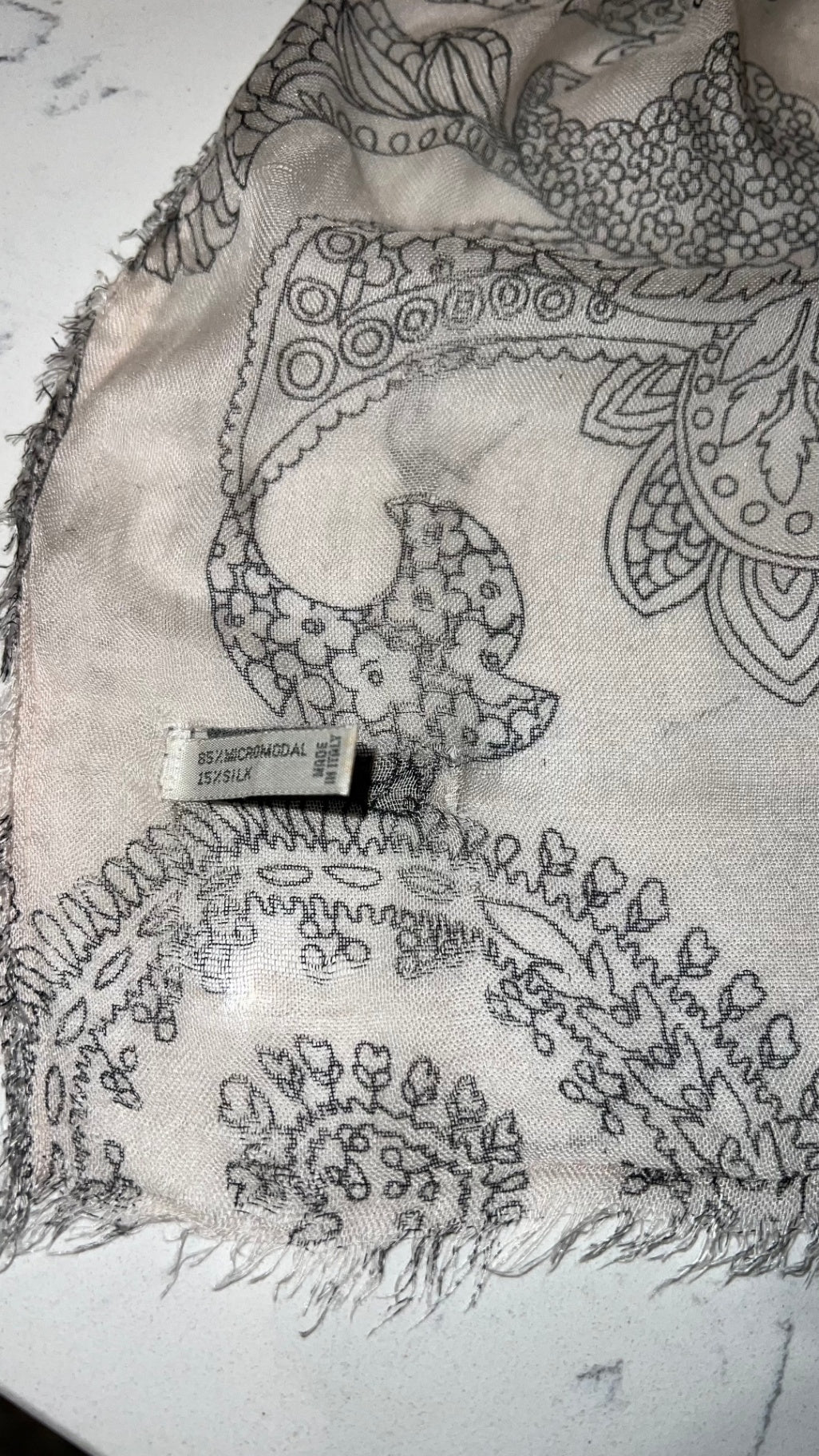 Pre-Loved Faliero Sarti Tuch mit Paisley Muster