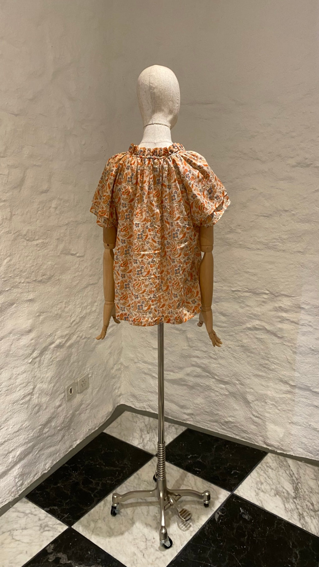 Pre-Loved Charlotte Sparre Floral-Paisley-Printbluse mit V-Ausschnitt