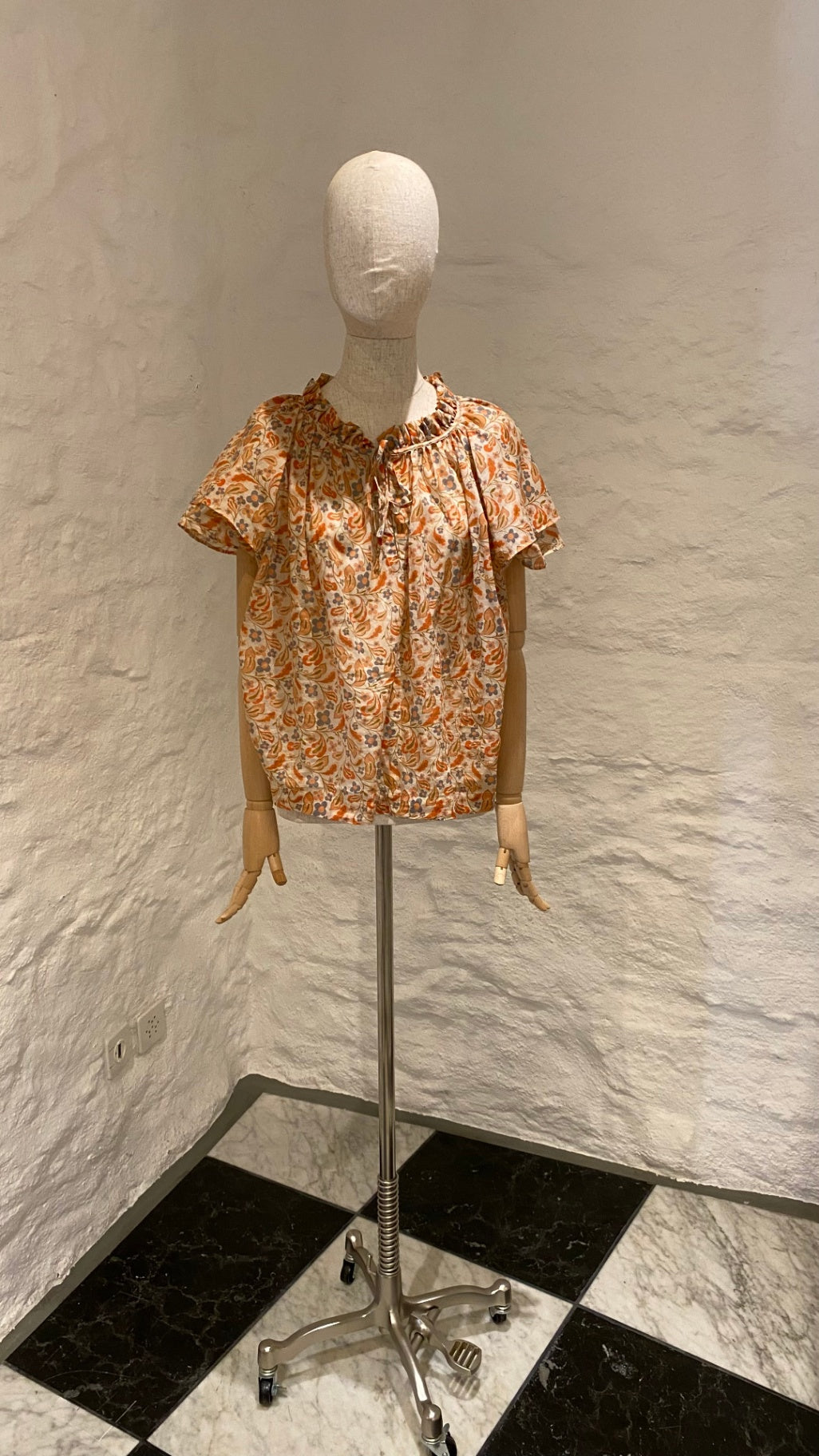Pre-Loved Charlotte Sparre Floral-Paisley-Printbluse mit V-Ausschnitt