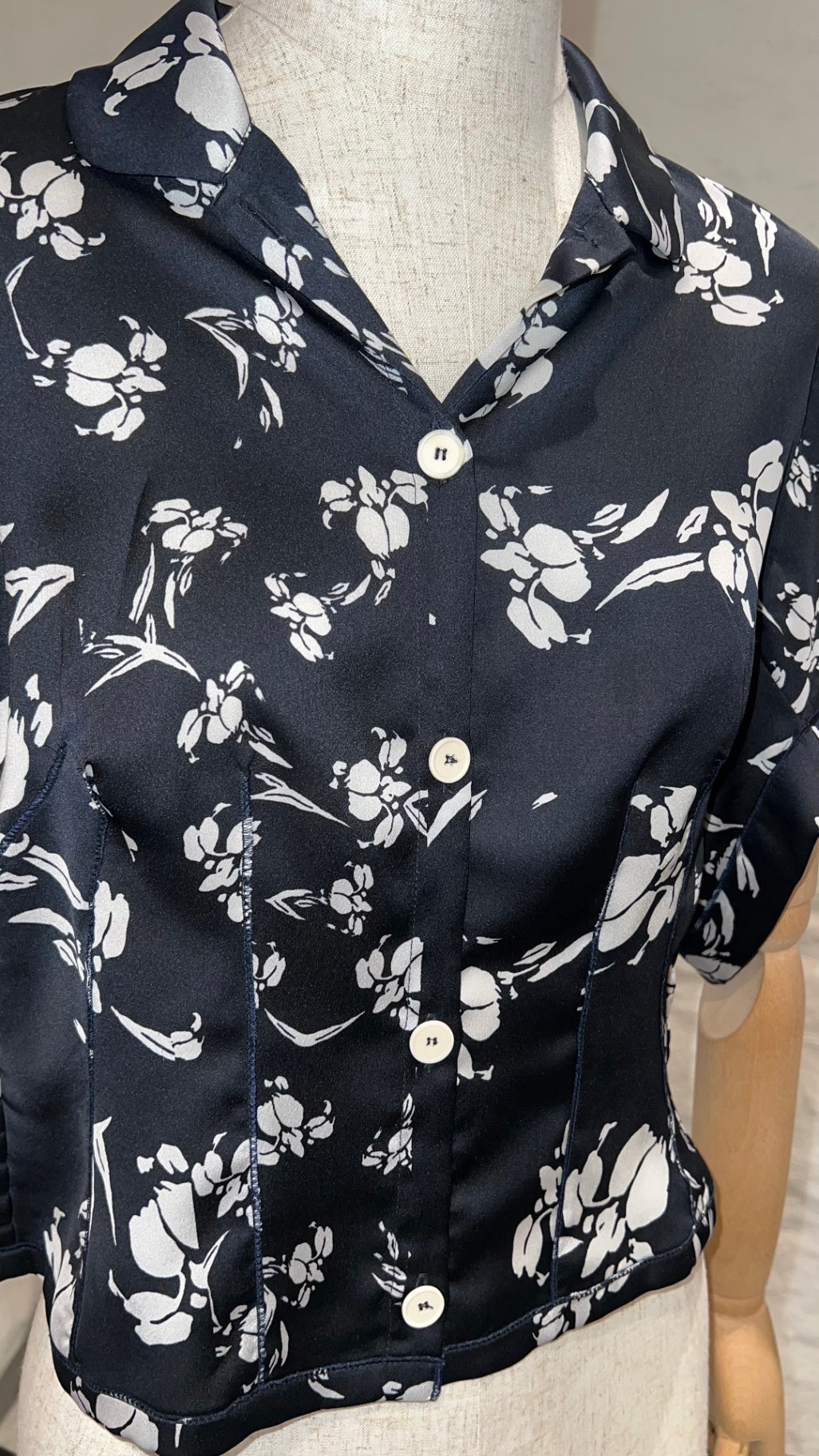 Pre-Loved High Tech Cropped Floralbluse