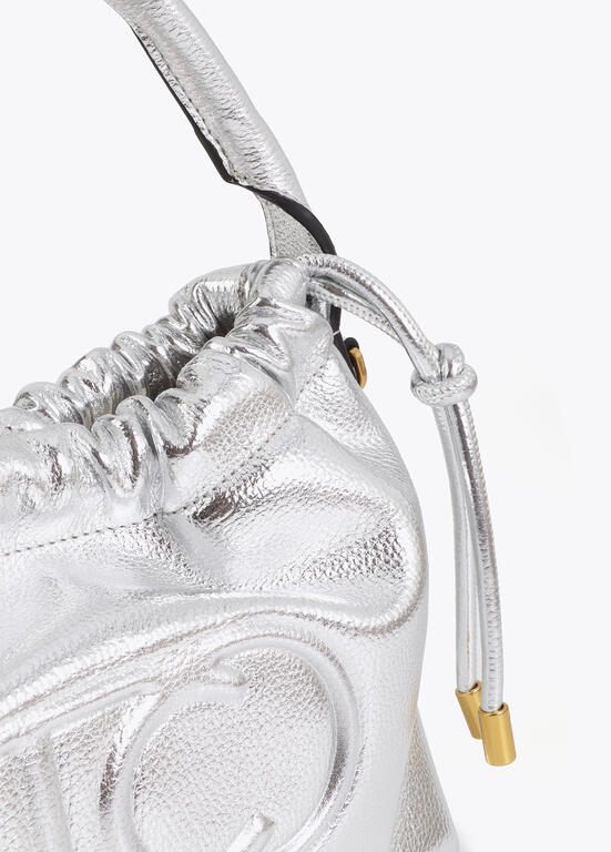 Lola Casademunt Bucket Bag mit geprägtem Logo