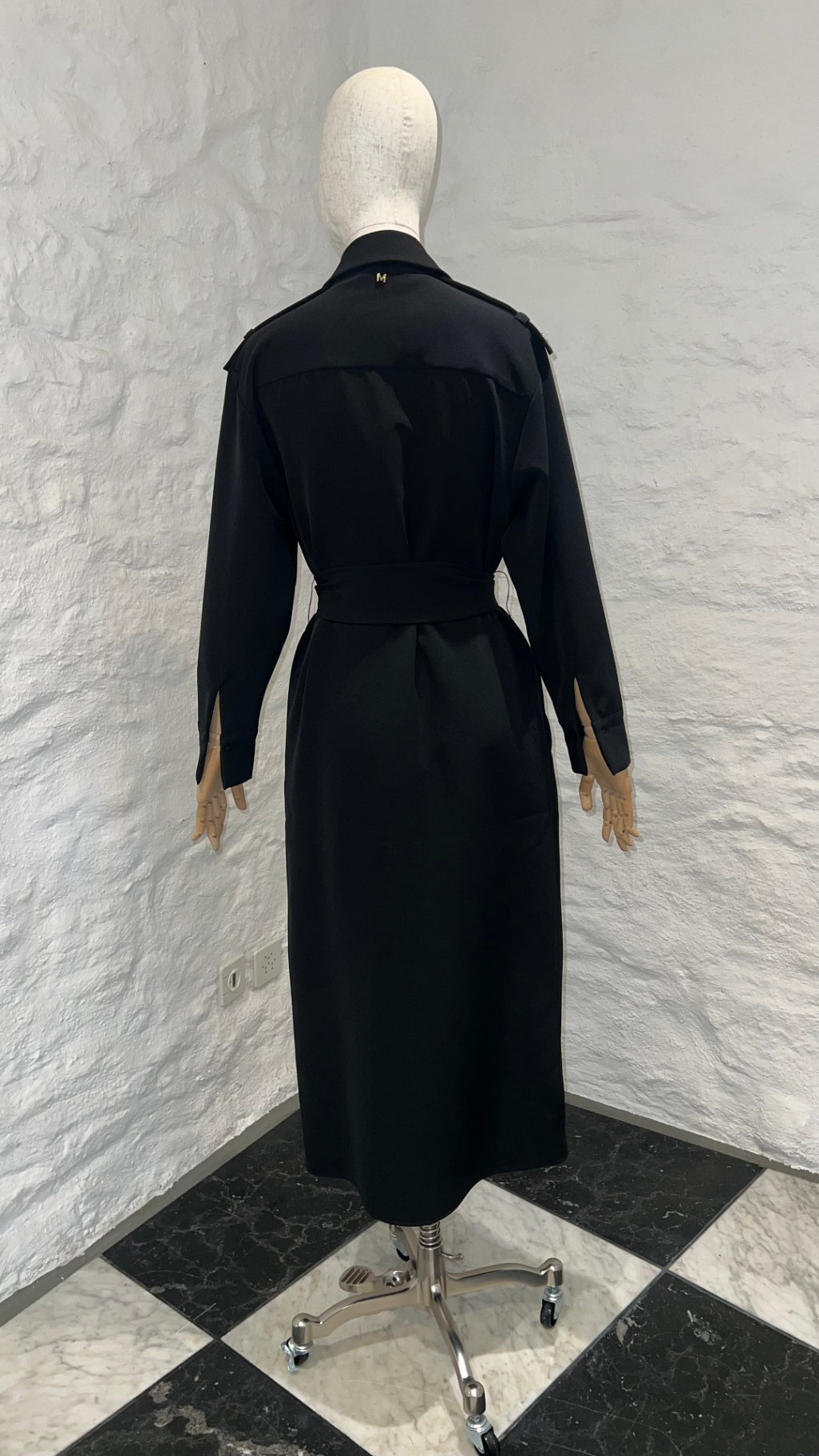 Lola Casademunt langärmliges Midi-Hemdblusenkleid - Schwarz