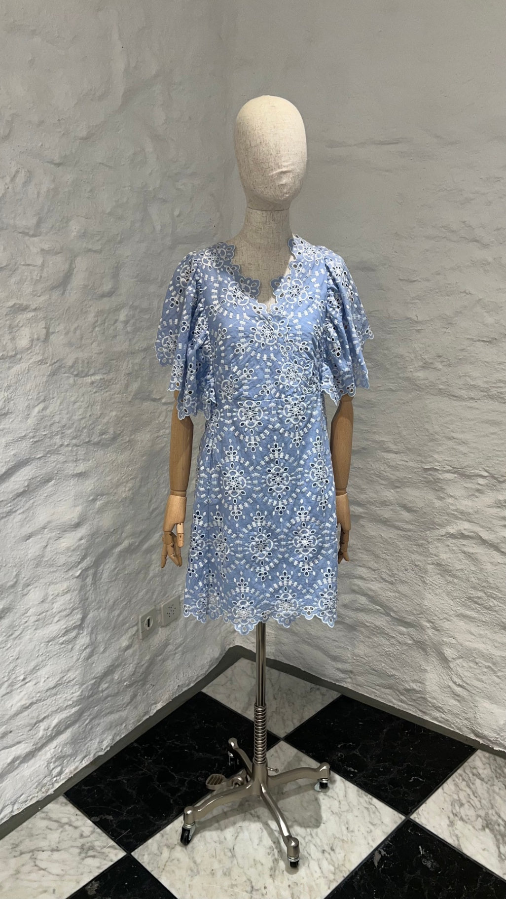 Pre-Loved Munthe Broderie-Kleid Hellblau