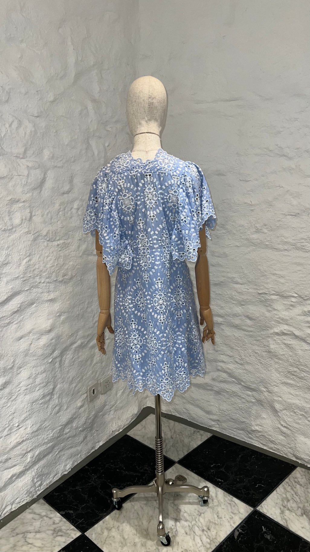 Pre-Loved Munthe Broderie-Kleid Hellblau