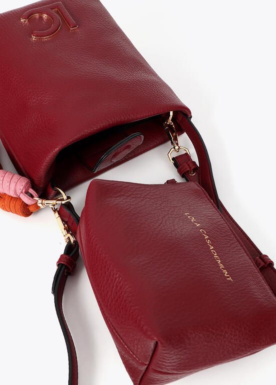 Lola Casademunt Schultertasche Kunstleder mit Pompons Bordeaux