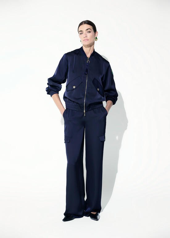 Lola Casademunt Cargo-Hose Satin Marineblau