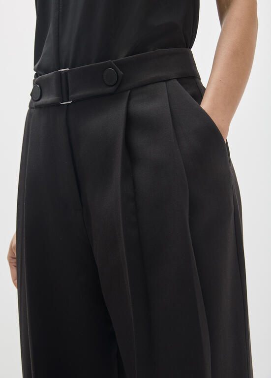 Lola Casademunt Plissee-Hose mit Schnallendetail Schwarz