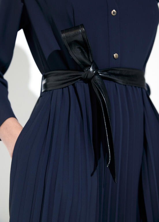 Lola Casademunt Midikleid mit Strasssteinen Marineblau
