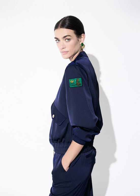 Lola Casademunt Bomberjacke Satin Marineblau