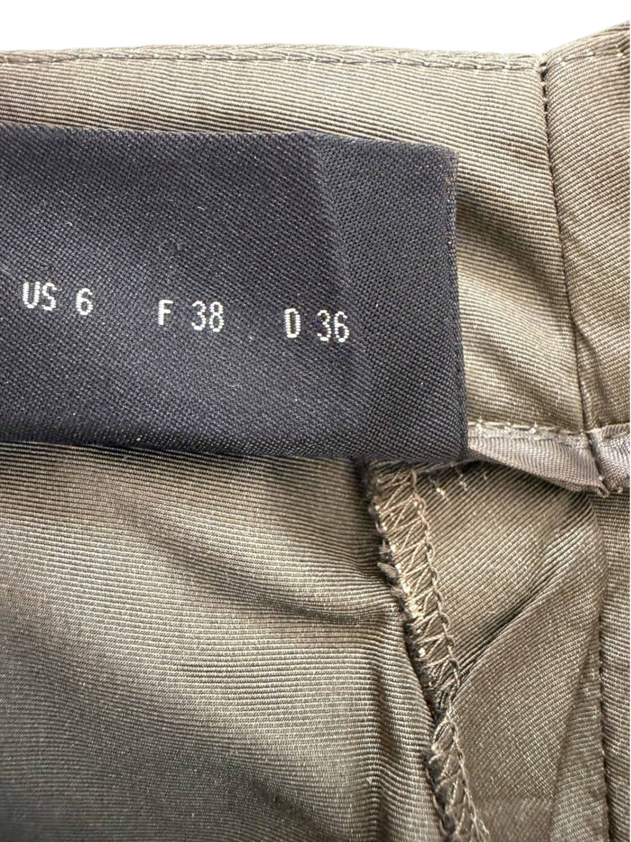 Pre-Loved AKRIS Hose Oliv