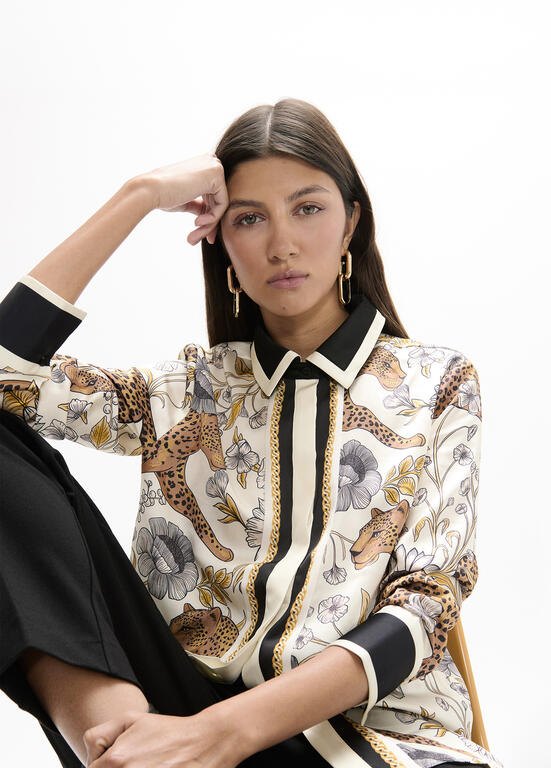 Lola Casademunt Bluse mit Leoparden- & Kettenprint