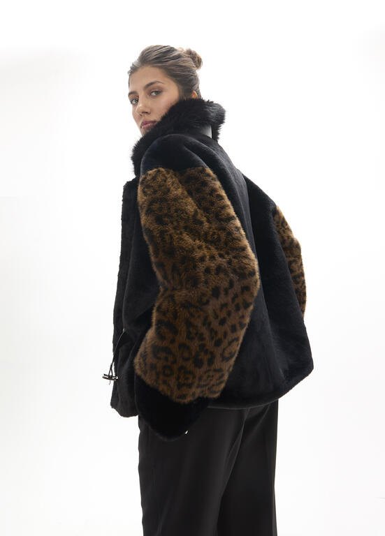 Lola Casademunt Kunstfelljacke mit Animalprint